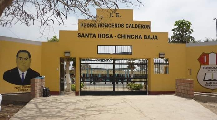 Fachada principal de la I.E. Pedro Ronceros Calderón, Santa Rosa, Chincha Baja